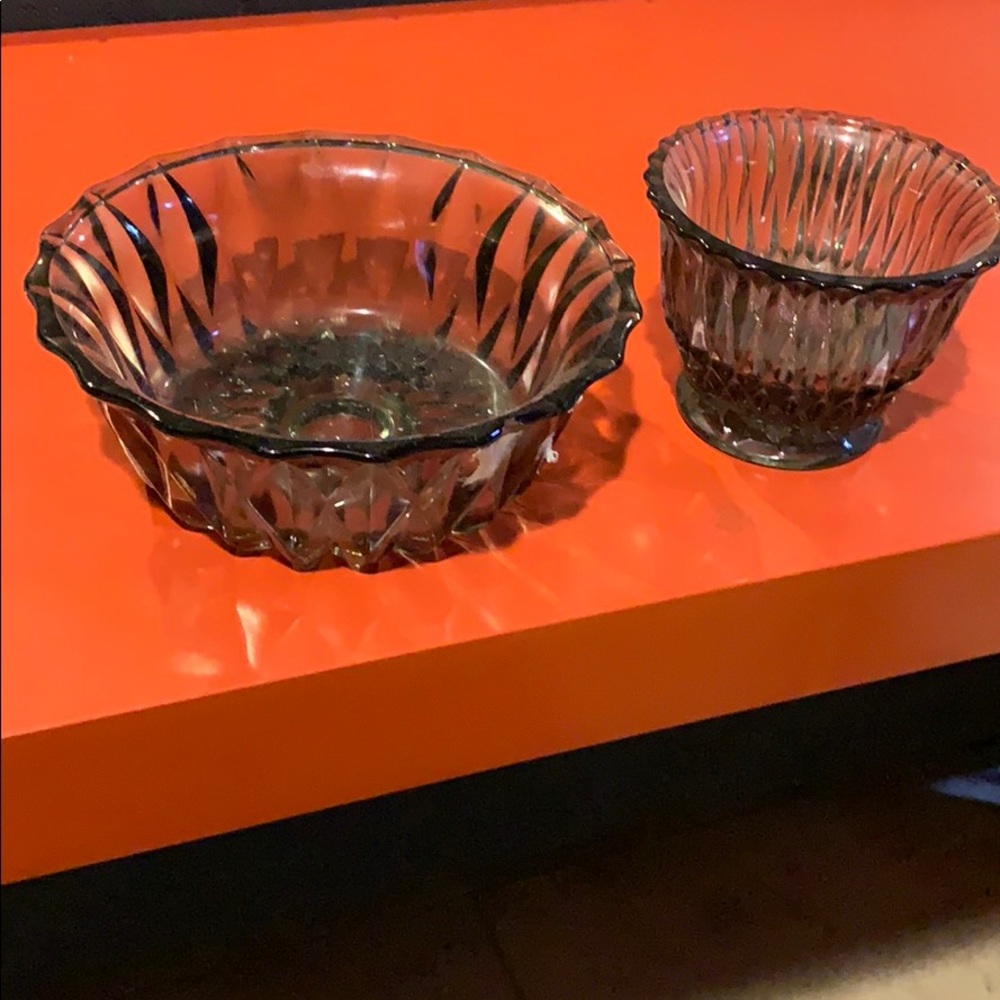 Set of 2 vintage glass bowls